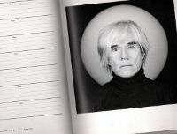 Andy Warhol: da genio della Pop Art a icona del XX secolo