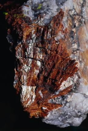 Ardennite. Minerale di ardennite.De Agostini Picture Library/C. Bevilacqua