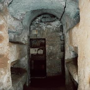 Callisto. Veduta di un cubicolo della catacomba romana.De Agostini Picture Library