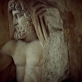 Crono in un bassorilievo romano (Roma, Musei Capitolini).De Agostini Picture Library