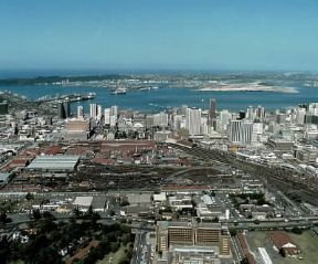 Durban . Veduta della cittÃ  con la ferrovia e il porto sulla Natal Bay.De Agostini Picture Library/N. Cirani