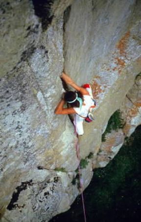 Alpinismo. Free climbing su una parete rocciosa.De Agostini Picture Library/A. Gogna