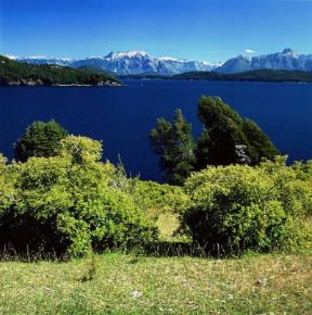 Patagonia . Veduta del lago Nahuel Huapi.De Agostini Picture Library/P. Jaccod