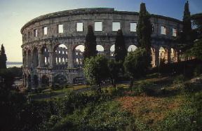Pola. L'anfiteatro romano.De Agostini Picture Library/C. Sappa