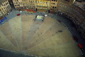 Piazza del Campo a Siena.De Agostini Picture Library/G. Berengo Gardin