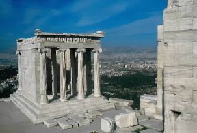 Anfiprostilo. Il tempietto di Atena Nike sull'Acropoli di Atene.De Agostini Picture Library/A. Vergani