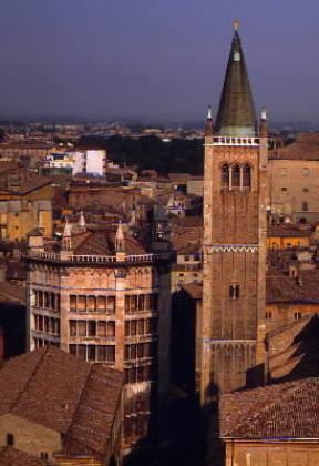Parma . Il battistero e il campanile del duomo.De Agostini Picture Library/A. Vergani