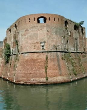 Livorno. Un bastione della Fortezza Vecchia.De Agostini Picture Library/G. Barone
