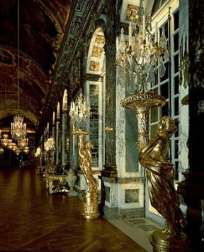 Versailles. La Galerie des Glaces, opera di J.-H. Mansart.De Agostini Picture Library