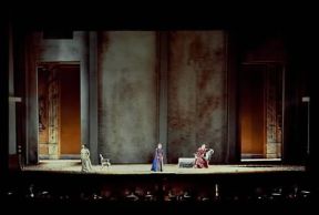 Opera . Una scena di un allestimento moderno della Norma di V. Bellini. De Agostini Picture Library
