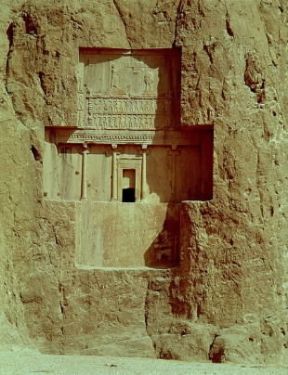 Iran . Tomba rupestre di Dario II a Naqsh-i Rustam.De Agostini Picture Library/G. Dagli Orti