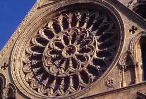 Gran Bretagna. Il rosone della facciata della cattedrale di York.De Agostini Picture Library / G. Wright