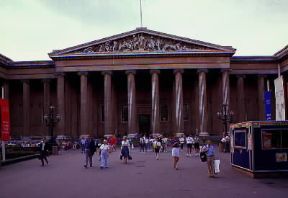 Museo. La facciata del British Museum.De Agostini Picture Library / A. Roggero