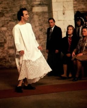 Comico. Roberto Benigni in Il piccolo diavolo (1988).De Agostini Picture Library