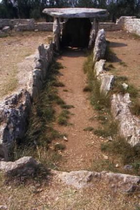 Dolmen di Chianca presso Bisceglie (Puglia), del 2500 a. C.De Agostini Picture Library/G. Carfagna
