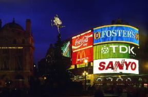 Londra. Piccadilly Circus di notte.De Agostini Picture Library/W. Buss