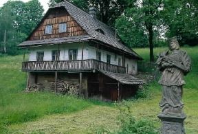 Boemia. Tipiche abitazioni in legno sui monti Sudeti.De Agostini Picture Library/W. Buss