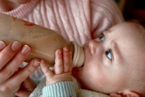 Lo sviluppo del neonato. Puericoltura. L'aumento delle dimensioni corporee di un neonato è strettamente legato all'alimentazione.