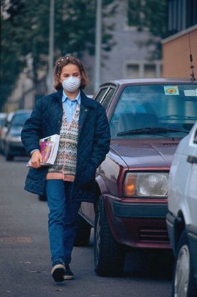 Proteggersi dall'inquinamento. Prevenzione. L'inquinamento atmosferico è causa di molte patologie, per esempio, dell'apparato respiratorio. Proteggersi da esso, per prevenire i suoi effetti nocivi, dovrebbe diventare una regola soprattutto per chi vive in città.