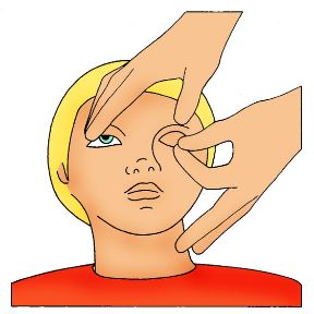 Corpo estraneo nell'occhio: come abbassare la palpebra. Corpi estranei nell'occhio. Se il corpo estraneo è sotto la palpebra superiore, potete cercare di allontanarlo sollevando leggermente la palpebra e tirandola in basso fino a sovrapporla a quella inferiore, che la ripulirà.