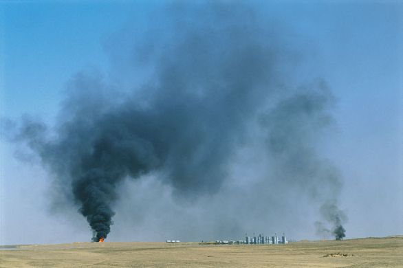 Giacimento petrolifero, Deserto Libico Giacimento petrolifero nel Deserto Libico.
© De Agostini Picture Library.