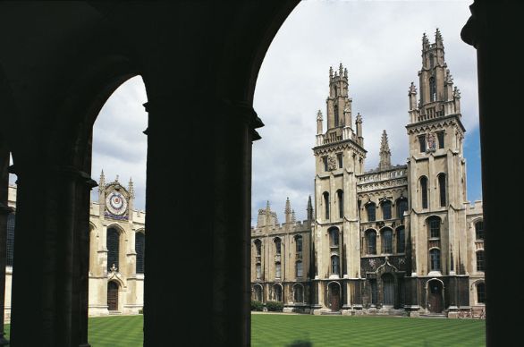 Trinity College Le sale di Hogwarts corrispondono agli interni di diversi edifici accademici di Oxford, in questa foto il Trinity College.
© De Agostini Picture Library.
