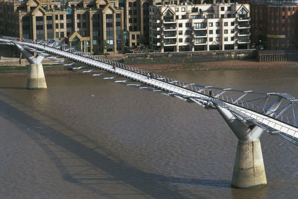 Millenium Bridge, Londra Il Millenium Bridge a Londra viene “distrutto” nel sesto episodio della saga 