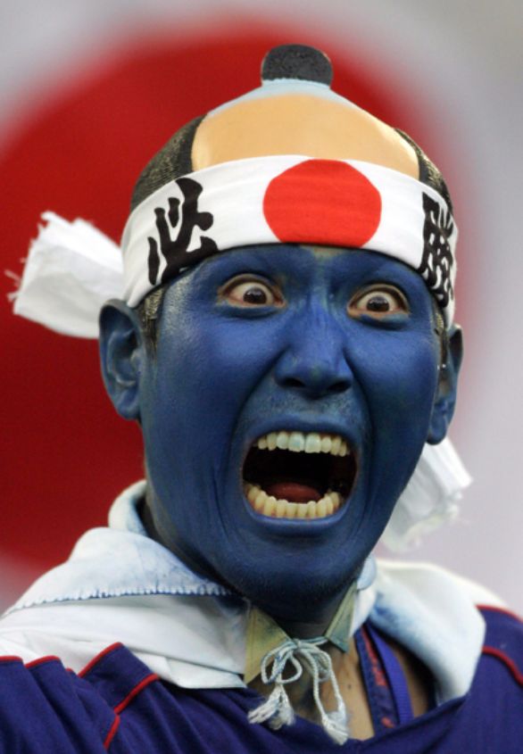 Mondiali di calcio: tifoso della nazionale giapponese Il Giappone è una delle poche squadre asiatiche ad avere raggiunto la fase finale dei campionati mondiali di calcio del 2010.