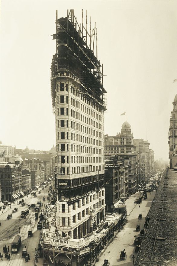 Costruzione del Flatiron Building in Times Square a New York Nel 1916 la 