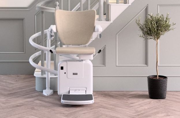 curved-stairlift-montascale.jpg