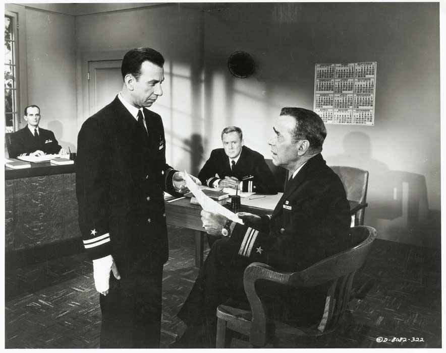 Humphrey Bogart in 'L'ammutinamento del Caine' Humphrey Bogart interpreta il Capitano Philip Francis Queeg nel film del 1954 