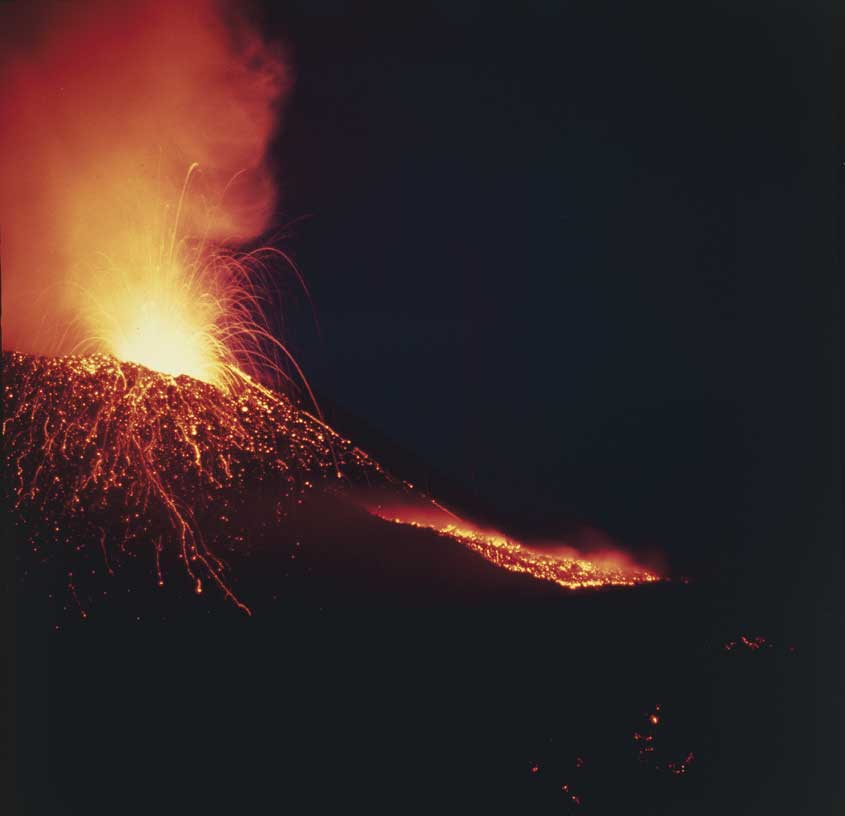 Vulcano Alaid, isole Curili Russia, isole Curili, eruzione del vulcano Alaid.
© De Agostini Picture Library
