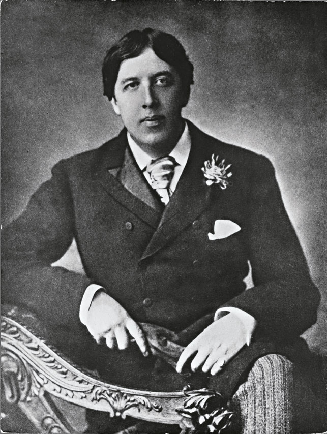 Oscar Wilde (Dublino 1854- Parigi 1900) Figlio di una poetessa e di un celebre oculista, fu educato a Dublino e a Oxford, dove venne a contatto con il cattolicesimo di J. Newman e le idee estetiche di J. Ruskin e W. H. Pater. Sotto l'influsso di queste ultime si dedicò a una vita mondana di stravagante estetismo.