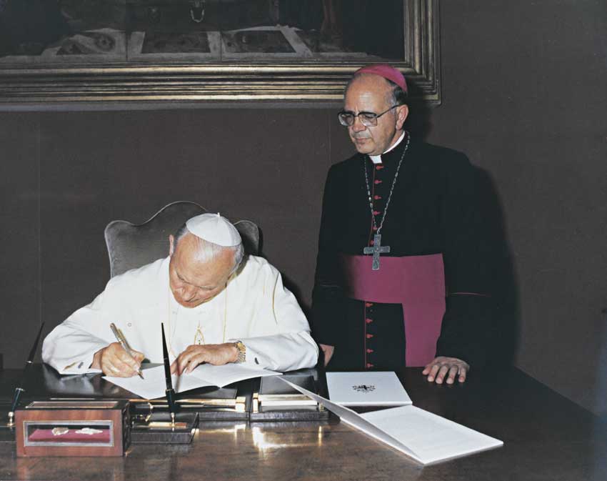 Papa Giovanni Paolo II Grande fu l'amicizia e la stima reciproca fra Papa Giovanni Paolo II (1920-2005) e Madre Teresa.
© De Agostini Picture Library.