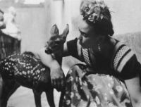 Frida Kahlo, la vita di una pittrice divisa tra arte, malattia e passione