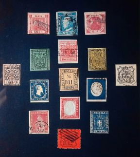 Antichi Stati Italiani. Alcuni esemplari di francobolli.De Agostini Picture Library/C. Bevilacqua