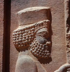 Artaserse II. Ritratto di Artaserse II Mnemone, particolare dei rilievi della tomba del sovrano a Naqsh-i-Rustam.De Agostini Picture Library