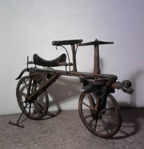 Bicicletta . Draisina biposto del 1855 (Gallarate, Museo della SocietÃ  Gallaratese per gli Studi Patri).De Agostini Picture Library