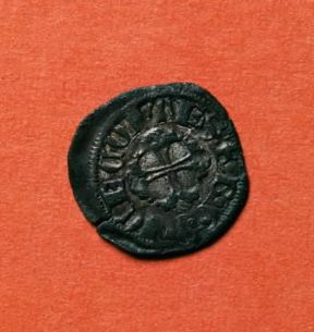 Bissolo . Recto e verso del denaro imperiale coniato a Milano da BernabÃ² Visconti (1354-85).Milano, M. Castello