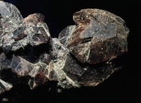 Alessandrite. Il minerale allo stato grezzo.De Agostini Picture Library/C. Bevilacqua