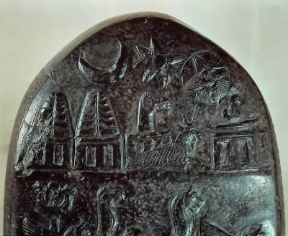 Astrologia. Pietra confinaria babilonese con motivi astrologici, sec. XII a. C. (Parigi, Louvre).Parigi, Louvre