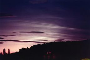 Atmosfera. Nubi nottilucenti che si formano nella mesosfera.De Agostini Picture Library