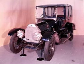 Automobile. LanciaTheta del 1914 con impianto elettrico incorporato.De Agostini Picture Library / Titus