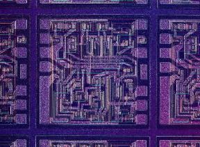 Circuito integrato usato come amplificatore e discriminatore per applicazioni radio-TV (la sua superficie misura poco piÃ¹ di 1 mm ).De Agostini Picture Library