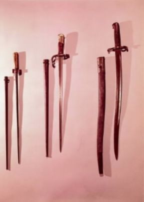 Baionetta. Tre modelli di baionette francesi del sec. XIX.De Agostini Picture Library / A. De Gregorio