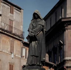 Giordano Bruno. Il monumento del filosofo in piazza Campo dei Fiori a Roma, opera di E. Ferrari.De Agostini Picture Library