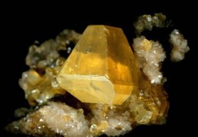 Zolfo. Il minerale nel caratteristico abito bipiramidale.De Agostini Picture Library/C. Bevilacqua