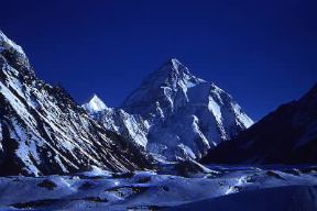 K2 . Veduta dell'imponente monte della catena del Karakoram.De Agostini Picture Library/F. Maraini