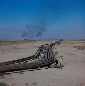 Asia. Un oleodotto dell'Iran. De Agostini Picture Library/N. Cirani