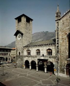 Broletto. Il duecentesco broletto di Como con la Torre del Comune.De Agostini Picture Library